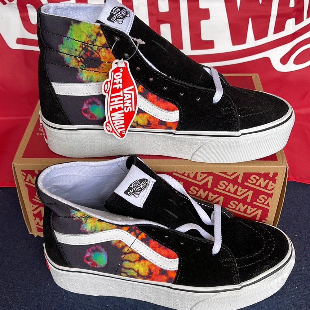 Vans Sk8-Hi Tapered
Paradoxical Black/Multi
VNOA5JMKBML
Men’s Platforms - Picture 4 of 16